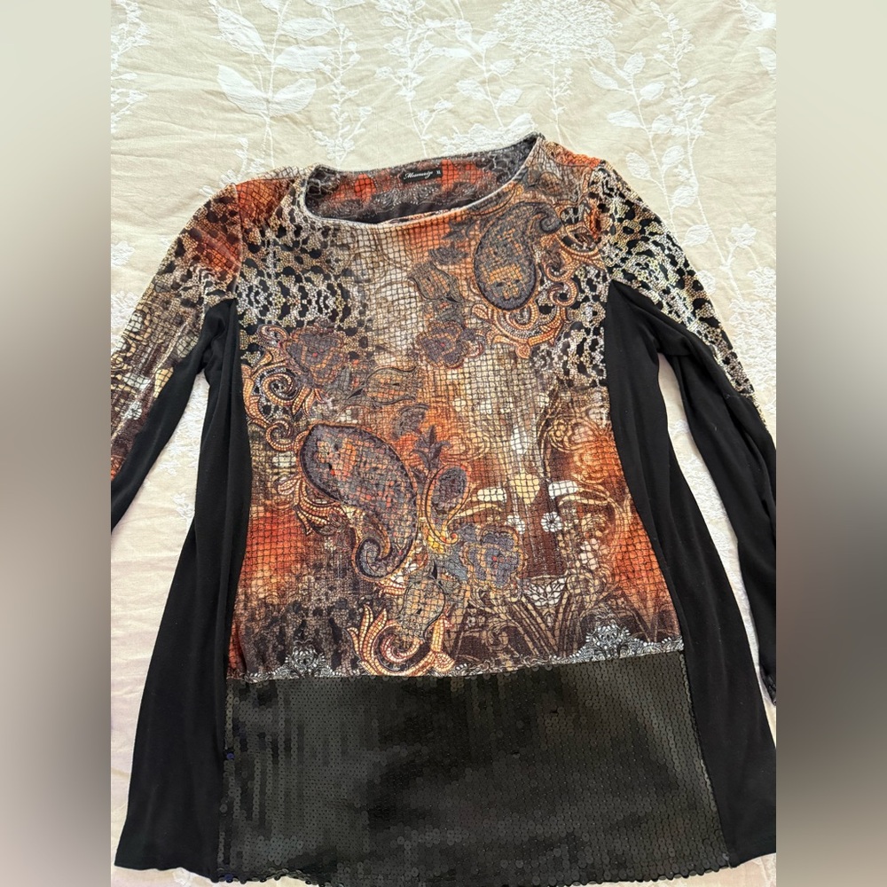 Chic Long Sleeve Velour and Shimmer Paisley Top in Black and Brown